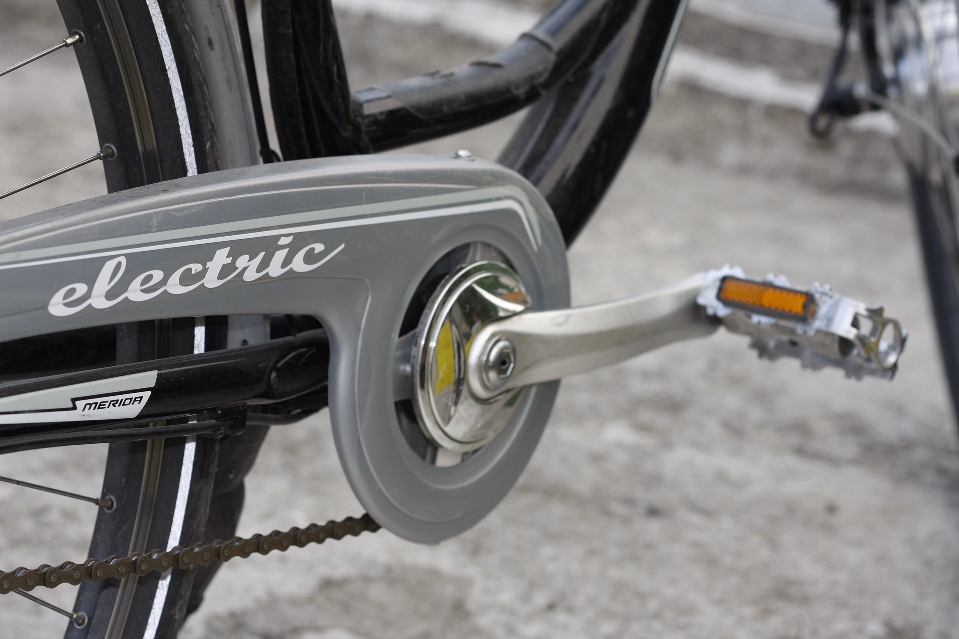 Comparing E-Bike Users’ Perceptions of Safety: The Case of Lausanne, Switzerland